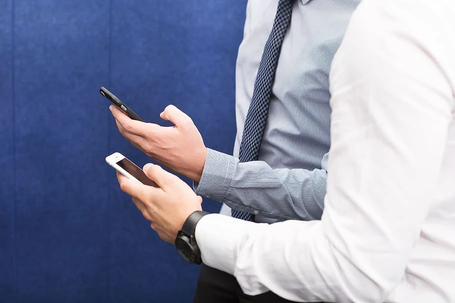 Använda jobbmobilen privat riskerar din integritet  