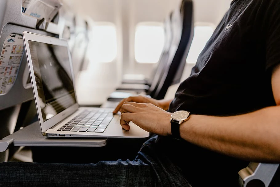 Jobb trygt på reise - fire enkle tips