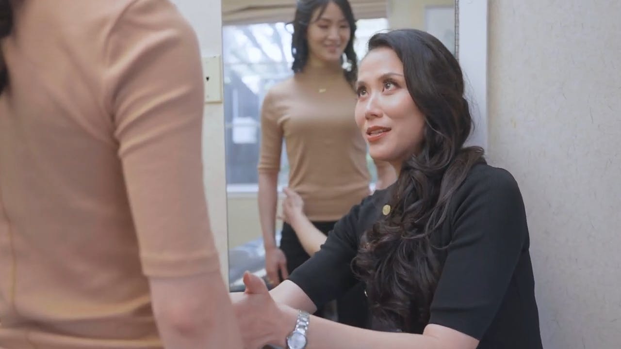 Dr. Graw talking to a patient