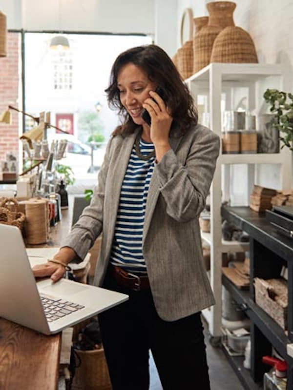 Peninsula Group Limited -An employer calling their advisor for guidance on employment law issues