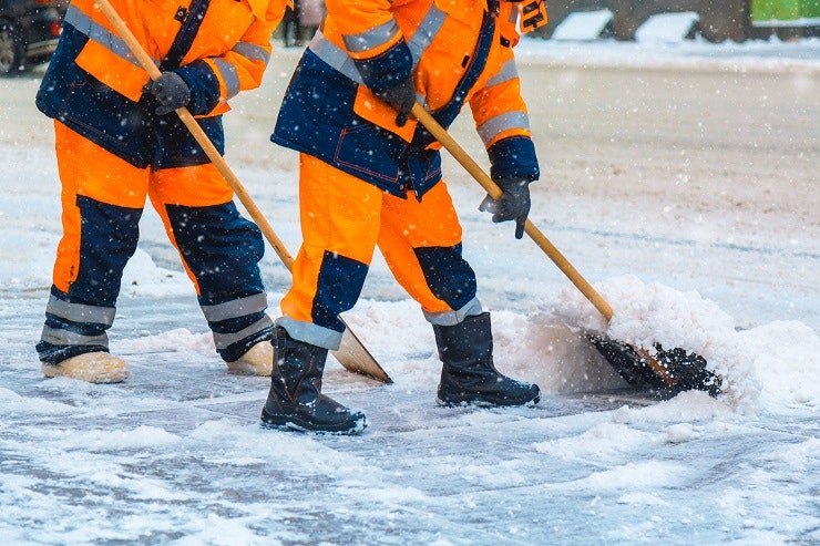 workers working in cold weather