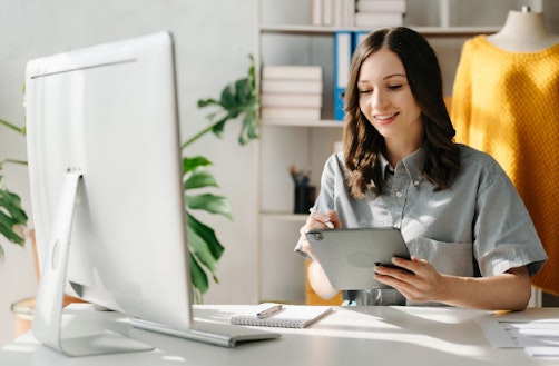 woman at laptop