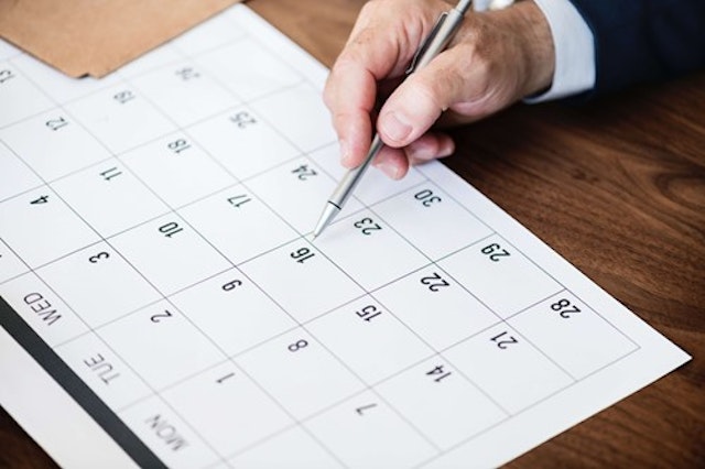 Calendar Dates Desk