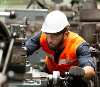 HR Manufacturing: A Complete Guide for Employers