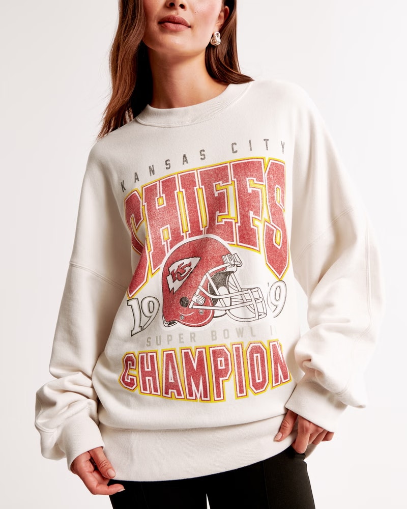 Kansas City Chiefs Women's Oversized Sunday Crew Sweatshirt: $56