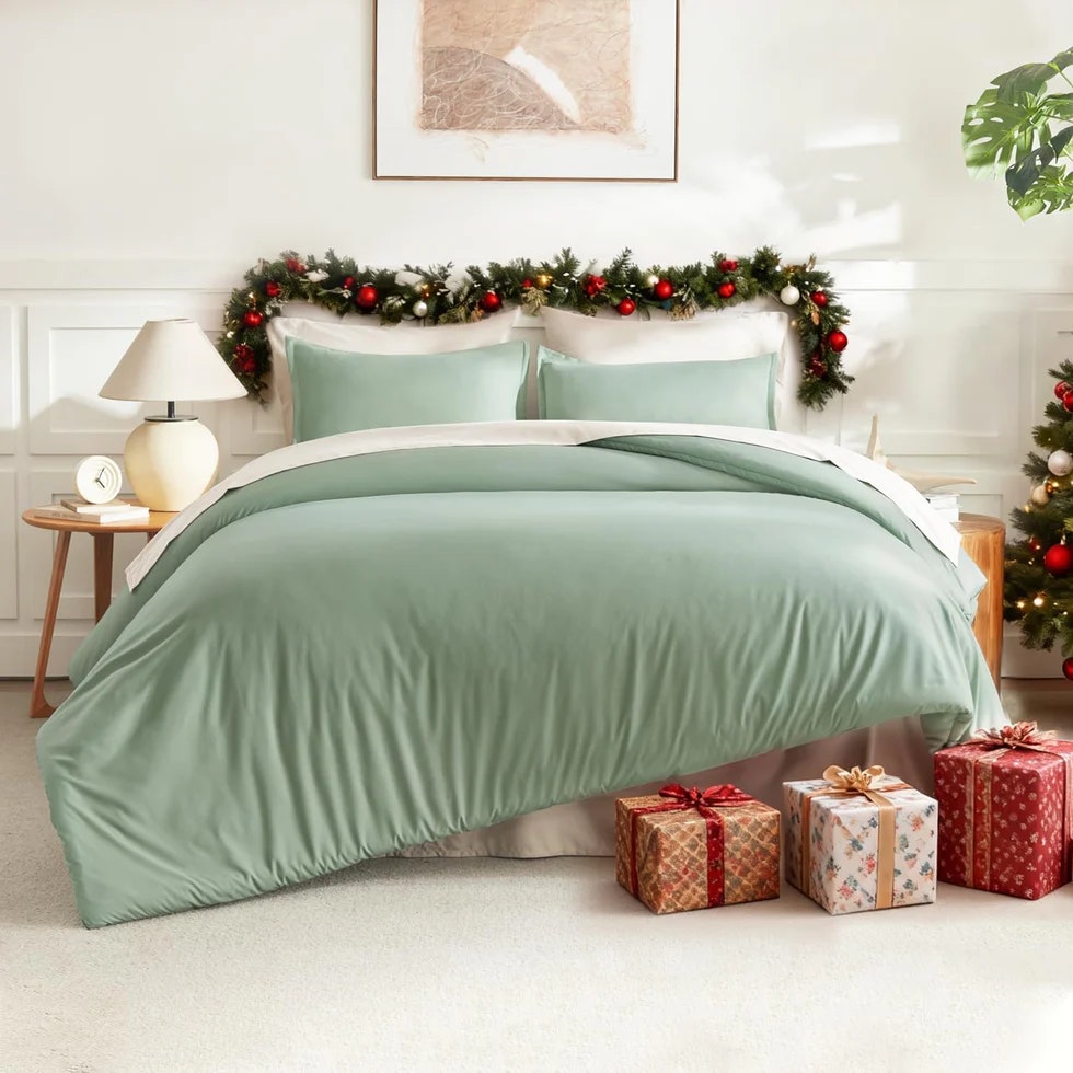 Litanika Lightweight Solid Down Alternative 3-Piece Comforter Set: $20.80 Litanika Lightweight Solid Down Alternative 3-Piece Comforter Set: $20.80