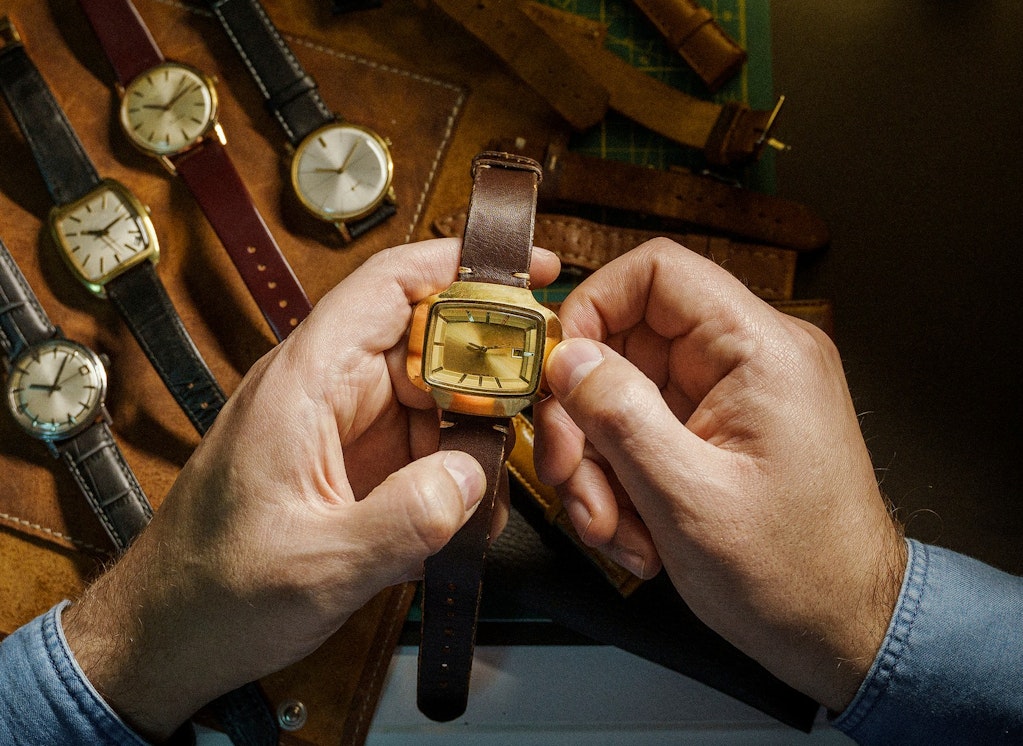 Vintage Watch Deals on eBay Live: Deals from $1, starting at 10am ET