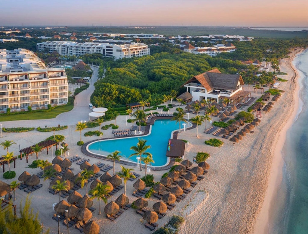 All-Inclusive 4-Night Riviera Maya Flight & Resort Vacation: From $1,318 for 2