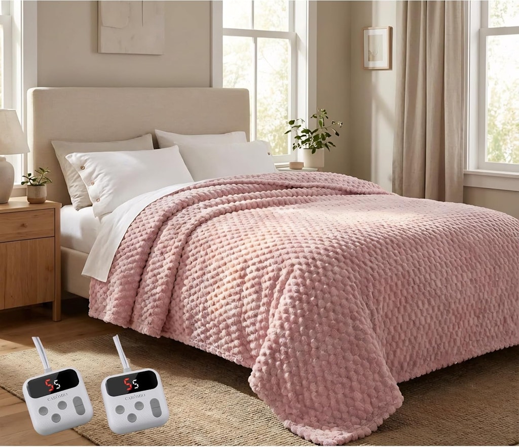 GarveeHome 90" x 100" Heated Electric King-Sized Blanket: $47.99