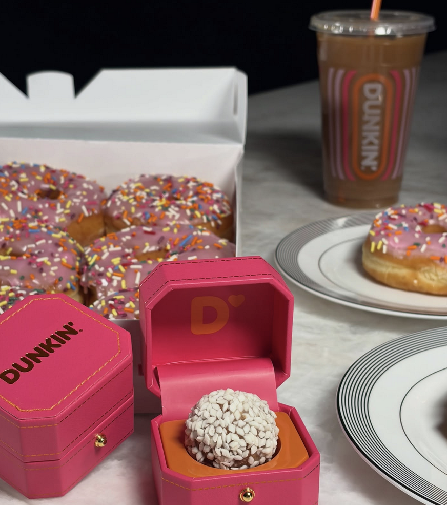 Dunkin' I Dough Ring Box: Free w/ munchkins purchase Dunkin' I Dough Ring Box: Free w/ munchkins purchase