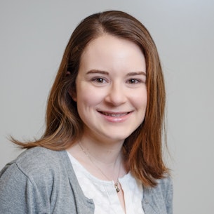 Headshot of Sarah Wiegreffe.