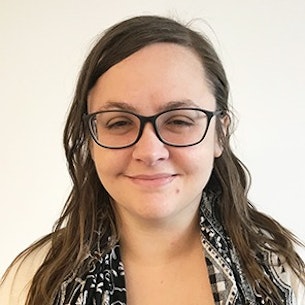 Headshot of Laura Newell.
