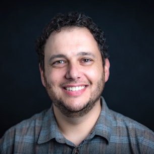 Headshot of Jes Lefcourt.