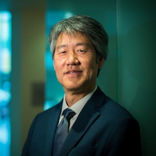 Headshot of Peter Lee.