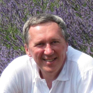 Headshot of Tom Mitchell.