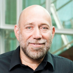 Headshot of Dan Roth.