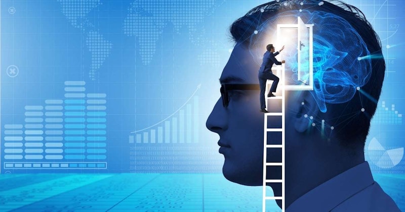 Takım elbiseli bir adam bir kapıya ulaşmak için merdivene tırmanırken görülüyor. Açık mavi bir gömlek ve koyu renk bir pantolon giymektedir. Merdivenin tepesine uzanırken yüzü kararlıdır. Kapı beyaz kenarlıklı açık mavi renktedir. Arkasında, üzerinde bir grafik ve dünya haritası bulunan mavi bir ekran vardır. Görüntünün sağ tarafında, yan tarafında bir sayı olan bir yüzme havuzu var. Adam bir koluyla yukarı uzanıyor ve kapıyı açmak üzereymiş gibi görünüyor.