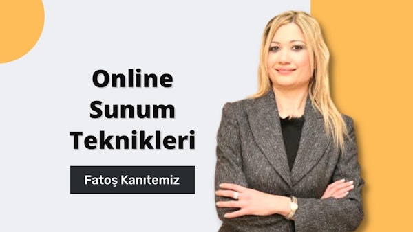 Bu görüntü iş kıyafeti giymiş bir kadını gösteriyor. Oldukça profesyonel görünüyor ve sarı saçları var. Kıyafeti gri ve siyah bir kravat takıyor. Buna ek olarak, siyah bir gömlek tutan bir kişinin eli görülüyor. Görüntü profesyonellik ve başarı hissi uyandırıyor. Muhtemelen kadın bir iş etkinliğine veya toplantıya katılıyor ve etkilemek için giyinmiş. Kişinin elindeki siyah gömlek görüntüye derinlik ve bağlam katıyor. Genel olarak bu, başarı ve profesyonellik hakkında güçlü bir mesaj ileten harika bir görseldir.