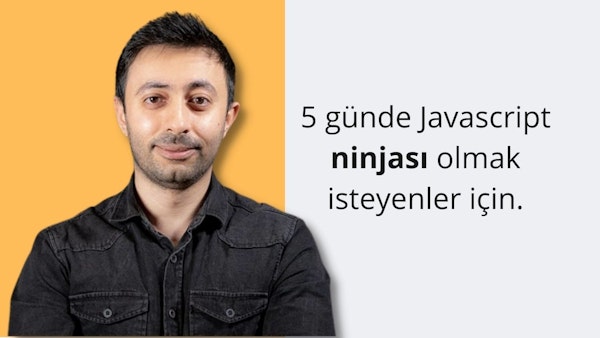Bu görüntüde JavaScript eğitim kursuna katılan sakallı ve bıyıklı bir adam görülüyor. Öğrenmeye derinden bağlı olduğu ve kendini becerilerini geliştirmeye adadığı görülüyor. Bu sahne, kişinin mesleki bilgisini sürekli olarak geliştirmesinin ve artırmasının önemini aktarmaktadır.