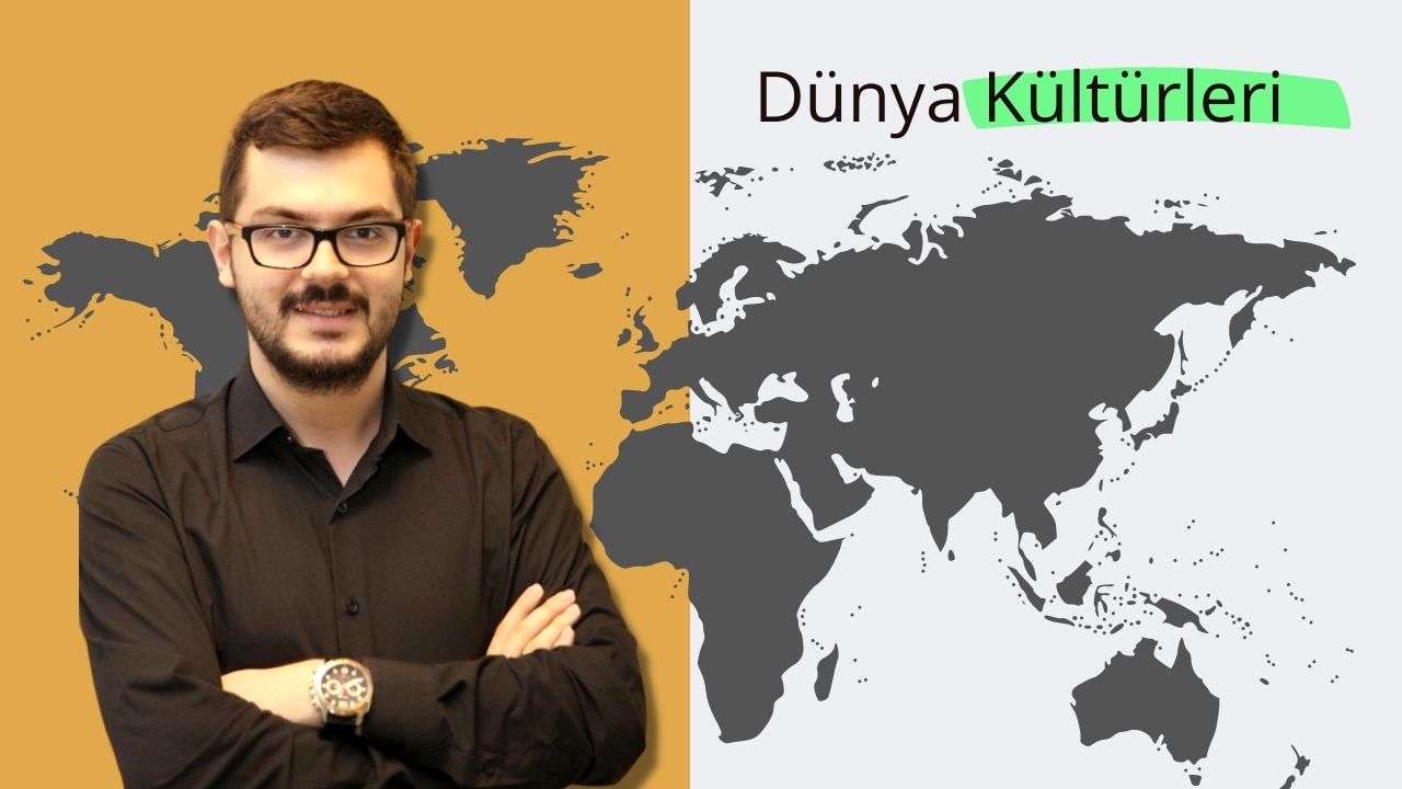 Bu görüntüde kollarını kavuşturmuş, gözlüklü ve sakallı bir adam görülüyor. Bir dünya haritasına bakıyor gibi görünüyor. Görüntüde ayrıca bulanık bir saat ve adamın gözlerinin yakın çekimi de yer alıyor. Bu, izleyicilerin dünyadaki farklı kültürleri ve yerleri tanımalarına yardımcı olan bir dünya kültürleri ve destinasyonları eğitim kursunun bir parçası gibi görünüyor.