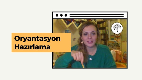 Bu resim bir Oryantasyon Hazırlık Kursunu tasvir etmektedir. Yeşil gömlek giyen bir kadını gösteriyor ve bunun ciddi bir öğrenme ortamı olduğunu gösteriyor. Arka planda, öğrenmenin karmaşıklığını ve rehberlik ihtiyacını gösteren noktalı ve çizgili siyah bir ağaç bulunmaktadır. Bu görsel, her zaman öğrenilecek bir şeyler olduğunu ve hazırlık kursunun sürecin ilk adımı olduğunu hatırlatmaktadır. Yeşil gömlek kurs sırasında edinilecek bilgi ve becerileri sembolize ederken, siyah ağaç öğrencilerin ihtiyaç duydukları becerileri kazanmalarına yardımcı olmak için destekleyici bir ortamın ve deneyimli eğitmenlerin hazır bulunmasının önemini vurgulamaktadır. Oryantasyon Hazırlık Kursu, belirli bir konuda bilgi ve anlayışlarını geliştirmek isteyenler için harika bir fırsattır. Kişinin uzman olma yolculuğuna başlaması için mükemmel bir yerdir.