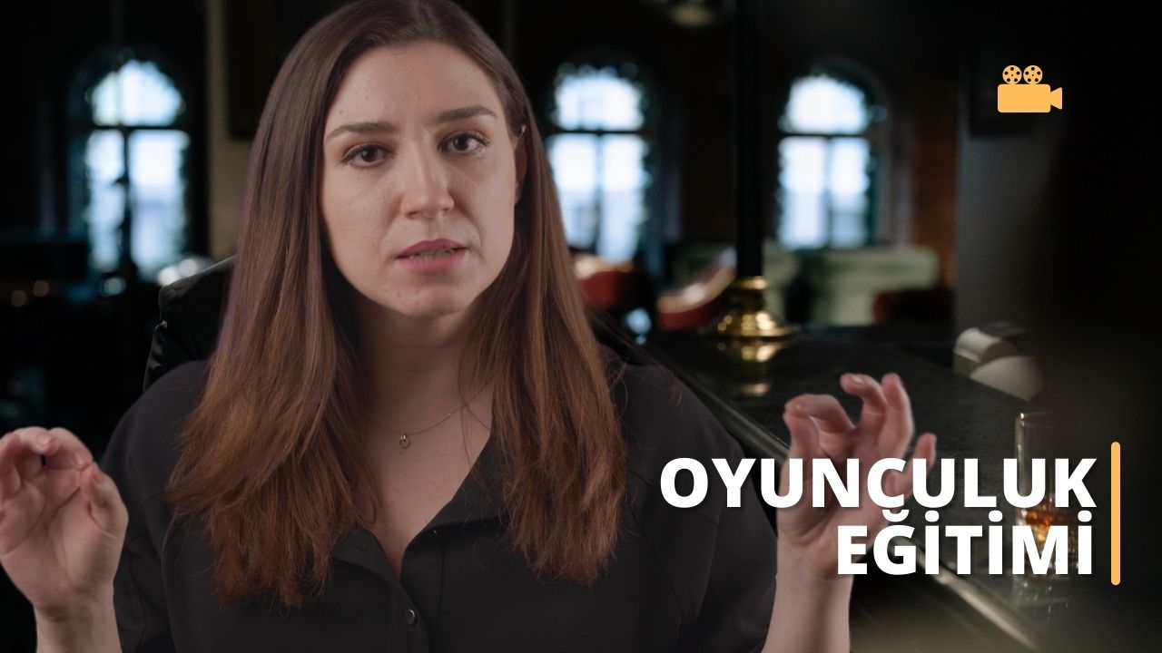 Oyunculuk eğitimi, sahne veya ekran için performans sanatını öğreten çevrimiçi bir kurstur. Bu kurs sayesinde, hareket ve yüz ifadelerinin temellerinden karakter geliştirme ve sahne çalışması gibi daha karmaşık tekniklere kadar oyunculuğun temellerini öğrenebilirsiniz. Kurs, kendi benzersiz tarzınızı ve zanaata yaklaşımınızı geliştirmenize yardımcı olmak için tasarlanmıştır. Metinleri nasıl analiz edeceğinizi, inandırıcı karakterler yaratacağınızı ve bir sahneye kendi yorumunuzu nasıl geliştireceğinizi öğreneceksiniz. Deneyimli profesyonellerin yardımıyla zanaatınızı geliştirebilir, kendinize güvenen ve başarılı bir oyuncu olabilirsiniz. Oyunculuk eğitimi size becerilerinizi geliştirme, özgüveninizi bulma ve kendi benzersiz tarzınızı geliştirme fırsatı da verebilir. Bu online kurs sayesinde başarılı bir oyuncu olabilir ve oyunculuk kariyerinizi bir üst seviyeye taşıyabilirsiniz.