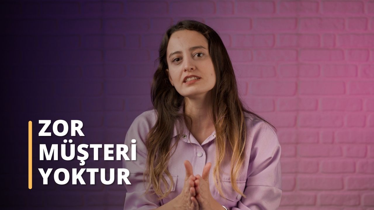 Zor müşterilerle başa çıkmak her iş profesyoneli için önemli bir beceridir. Bu online eğitim, zorlu müşteri durumlarının üstesinden gelmek için pratik yöntemler sunmaktadır. Müşteri şikayetlerini sakince ele almayı, çatışmaları çözmeyi ve müşterilerle daha sağlıklı ilişkiler kurmayı öğrenin. Aktif dinleme ve iletişim tekniklerinin önemini anlayın. Olumlu bir müşteri deneyimi yaratmak için nasıl sabırlı ve empatik olunacağını keşfedin. Öfkeli duyguları yatıştırmak ve profesyonel bir tavır sergilemek için stratejiler geliştirin. İyileştirmeler yapmak ve daha iyi müşteri desteği sunmak için geri bildirimi nasıl kullanacağınızı öğrenin. Bu eğitimle, zor müşteri deneyimlerinin üstesinden gelmek ve müşterilerle kalıcı ilişkiler kurmak için daha donanımlı olacaksınız.