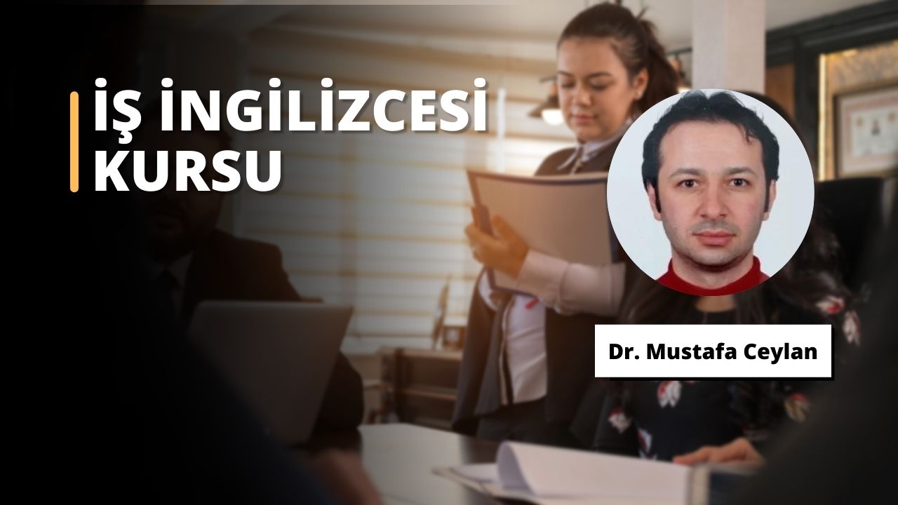 Bu İş İngilizcesi Kursu resminde bir odada bir erkek ve kadın yer almaktadır. Kadın bir kitap tutuyor ve gözleri kapalı, adam ise takım elbise giymiş ve kravat takmış. Ayrıca bir dizüstü bilgisayar ve beyaz arka plan üzerinde siyah bir metin var. Daha yakından bakıldığında bir kişinin yüzünün ve ağzının yakın çekimi görülmektedir. Bu kurs, katılımcıların İngilizce becerilerini geliştirmelerini sağlayan interaktif bir öğrenme deneyimi sunmaktadır. Dersler, aktiviteler ve değerlendirmelerin bir kombinasyonu aracılığıyla kurs, gramer, telaffuz ve öbek fiiller gibi konuları kapsar. Kurs ayrıca profesyonel bağlamlarda nasıl etkili iletişim kurulacağı konusunda rehberlik sunmaktadır. Bu kursun yardımıyla, öğrenciler iş yerinde İngilizce kullanma becerileri konusunda kendilerine daha fazla güvenebilirler.