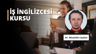Bu İş İngilizcesi Kursu resminde bir odada bir erkek ve kadın yer almaktadır. Kadın bir kitap tutuyor ve gözleri kapalı, adam ise takım elbise giymiş ve kravat takmış. Ayrıca bir dizüstü bilgisayar ve beyaz arka plan üzerinde siyah bir metin var. Daha yakından bakıldığında bir kişinin yüzünün ve ağzının yakın çekimi görülmektedir. Bu kurs, katılımcıların İngilizce becerilerini geliştirmelerini sağlayan interaktif bir öğrenme deneyimi sunmaktadır. Dersler, aktiviteler ve değerlendirmelerin bir kombinasyonu aracılığıyla kurs, gramer, telaffuz ve öbek fiiller gibi konuları kapsar. Kurs ayrıca profesyonel bağlamlarda nasıl etkili iletişim kurulacağı konusunda rehberlik sunmaktadır. Bu kursun yardımıyla, öğrenciler iş yerinde İngilizce kullanma becerileri konusunda kendilerine daha fazla güvenebilirler.