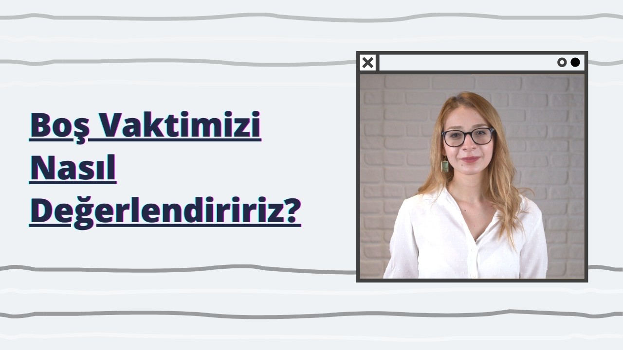 Gözlüklü ve beyaz gömlekli bir kadın beyaz bir arka planın önünde duruyor. Gözlükleri siyah, gömleği ise bembeyazdır. Kollarını kavuşturmuş ve aşağıya bakıyor. Uzun saçları yüzünden uzakta geriye doğru toplanmıştır. Yüz ifadesi ciddi ve odaklanmış. Üzerinde siyah ve mavi bir logo bulunan bir tabelanın önünde duruyor. Sağ alt köşede siyah beyaz bir logo var. Arka planda elinde kılıç tutan bir kişinin gölgesi var. Görüntü kadının göğsüne yakın çekimdir ve beyaz gömleğini vurgular.