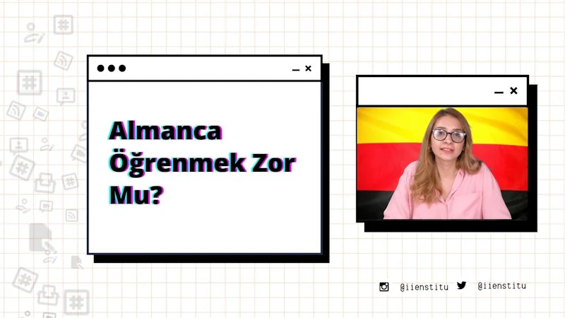 Gözlüklü ve pembe gömlekli bir kadın bir bayrağın önünde durmuş gülümsüyor. Yüzü kameraya odaklanmıştır ve gözleri lenslerin arkasından görülebilmektedir. Yüzünde parlak bir ifade var. Yanında bir bilgisayar ekranında bir ızgara görüntüsü var. Arka planda beyaz zemin üzerinde siyah bir kuş görülüyor. Görüntünün sol tarafında, üzerinde siyah ve kırmızı çizgiler olan küçük beyaz bir kare görülüyor. Kadının boynu ön planda, yakın plandadır. Görüntü yüksek bir açıdan çekilmiş ve iyi aydınlatılmış.