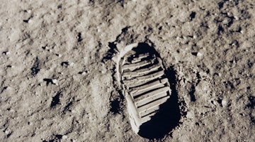 Ay'a Ayak Basan İlk İnsan: Neil Armstrong