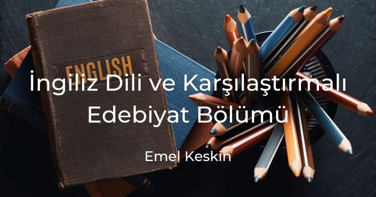 Üzerinde bir grup kalem ve bir kitap bulunan bir masanın yakın çekimi. Kitap mavi renkte ve üzerinde kırmızı ve sarı geometrik şekiller olan beyaz bir kapağı var. Kalemler bir kabın içine dizilmiş ve sarı, yeşil, pembe ve turuncu dahil olmak üzere farklı renklerde. Fincana yakın bir yerde de siyah ve turuncu çizgili bir tasarıma sahip tek bir kalem bulunmaktadır. Görüntü, her ikisi de net bir şekilde görülebilen kalemlere ve kitaba odaklanıyor. Resmin arka planı koyu ve bulanıktır.