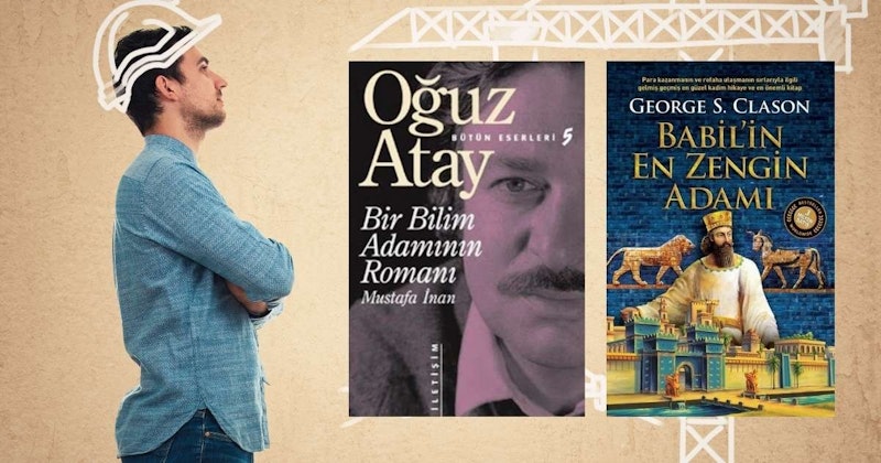 Resimde bir kitabın yanında duran, kollarını kavuşturmuş ve kapağında bıyığı görünen bir adam görülüyor. Başında bir taç var ve arkasında da aynı tacı giydiği bir resim görülüyor. Kitabın kapağında, ortasında beyaz bir x işareti bulunan bir logo var. Ayrıca adamın arkasındaki tuğla duvarda bir aslan ve alt kısmında aslan heykeli olan oyuncak bir kale var. Adamın üzerinde gri bir takım elbise ve beyaz yakalı bir gömlek var ve ten rengi bir duvarın önünde duruyor.