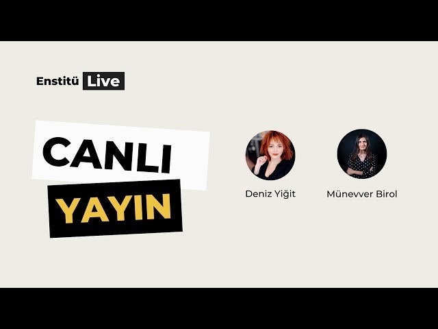 Bu resimde üç kadından oluşan bir grup birlikte ayakta dururken görülüyor. Soldaki kadın kollarını kavuşturmuş ve beyaz yakalı siyah bir elbise giyiyor. Ortadaki kadın kızıl saçlı, beyaz bir bluz ve mavi kot pantolon giyiyor. Sağdaki kadın mavi bir elbise giymiş ve kollarını kavuşturmuş. Her üç kadın da önlerinde duran ve arkalarındaki duvarda yazılı olan bir şeye bakmaktadır. İlginç bir sohbete dalmış gibi görünüyorlar.