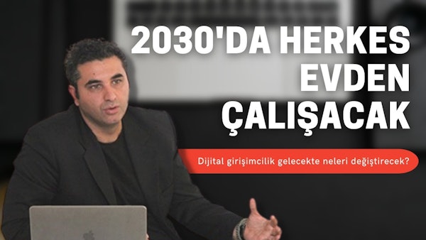 Siyah takım elbise ve beyaz gömlek giyen bir adam düz beyaz bir duvarın önünde bir masada oturuyor. Öne doğru eğilmiş ve dikkatle masanın ortasındaki bir logoya bakmaktadır. Logo, içinde mavi ve beyaz bir girdap olan yuvarlak bir dairedir. Adamın yüzü yakın plandadır ve gözleri logoya odaklanmıştır. Düşünceler içinde kaybolmuş, logonun anlamını düşünüyor gibi görünüyor.