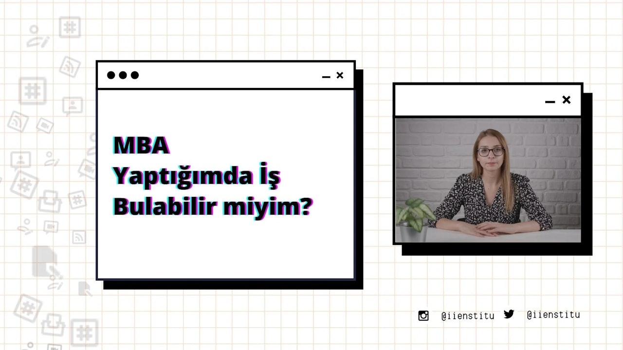 Bir kadın bilgisayar ekranının önünde bir masada oturmaktadır. Ekranda, ortasında mor ve siyah bir B sembolü bulunan bir simgeler tablosu görüntüleniyor. Ekranın sol tarafında üzerinde bir sayı sembolü bulunan beyaz bir kare var. Kadının hemen sağında içinde bitki olan bir saksı var. Odadaki ışık parlaktır ve çerçevedeki nesnelerin renkleri canlıdır. Kadının yüzü görünmüyor ama açık mavi bir gömlek giydiği anlaşılıyor.