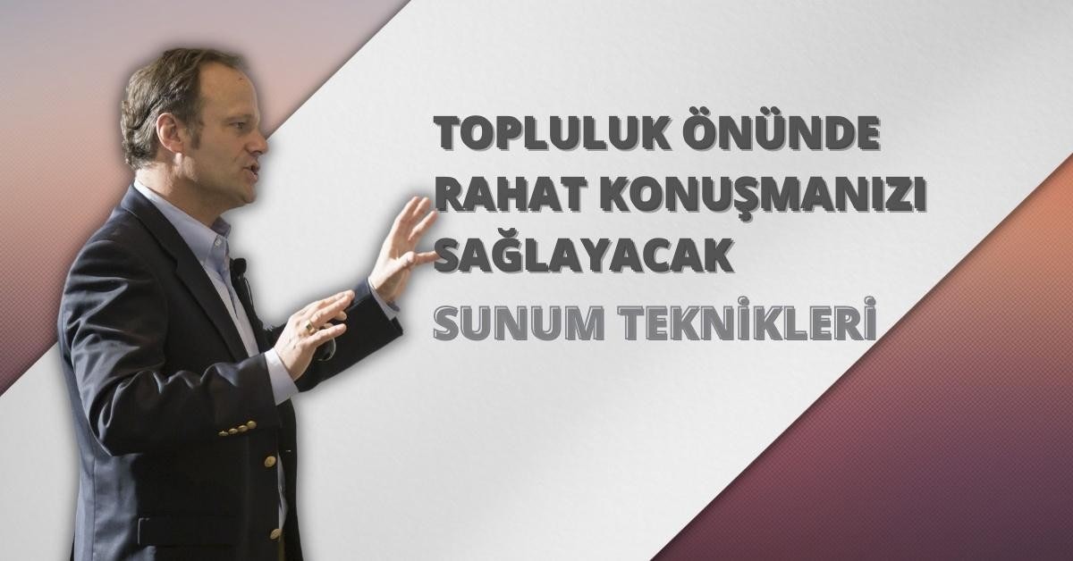 Takım elbiseli bir adam beyaz bir arka planın önünde duruyor. Lacivert bir takım elbise, altında beyaz bir elbise gömleği, siyah bir kravat ve siyah elbise ayakkabıları giyiyor. Saçları düzgünce taranmıştır ve gözlerinde kendinden emin bir ifade vardır. Elleri cebinde ve çenesi hafifçe yukarıda durmaktadır. Bakışları dümdüz karşıya bakıyor ve ifadesi ciddi. Güçlü bir yetkinlik ve otorite hissi veren, temiz kesimli ve profesyonel bir görünümü vardır. Kıyafeti ve duruşu onun nüfuzlu ve güçlü bir kişi olduğunu göstermektedir.