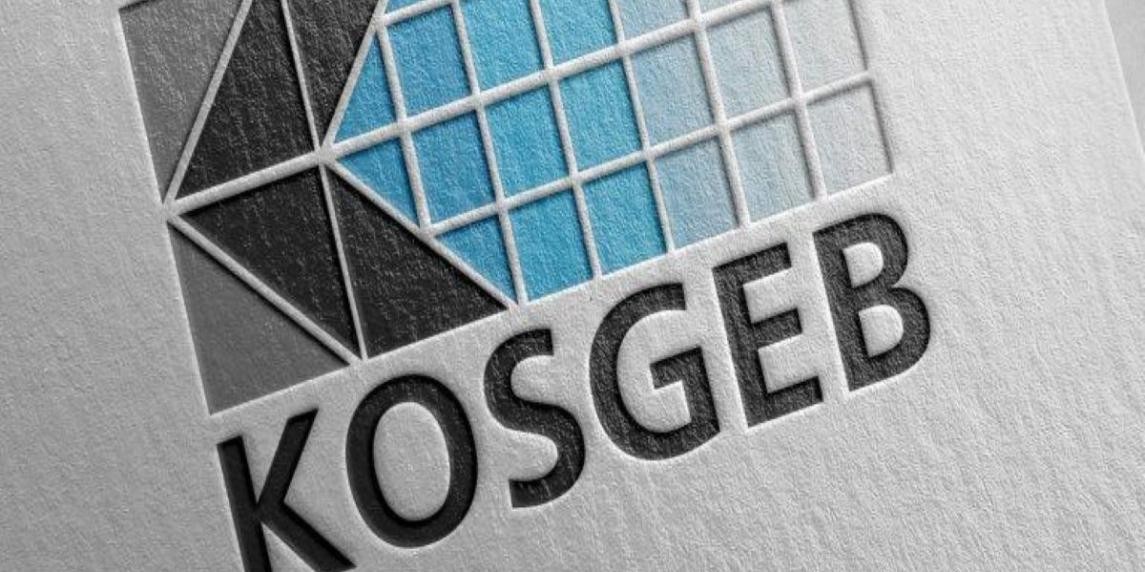 Bu görüntü bir logonun yakın çekimini göstermektedir. Logo, mavinin birkaç farklı tonuyla doldurulmuş mavi bir ızgara deseninden oluşuyor. Logo resmin ortasına yerleştirilmiş ve alanın çoğunu kaplıyor. Logo, uyumlu bir bütün oluşturan birkaç farklı şekilden oluşuyor. Logo, mavi ızgara desenini vurgulamaya ve genel görünümü geliştirmeye yardımcı olan beyaz bir kenarlıkla çevreleniyor. Logo görselde öne çıkıyor ve güçlü bir görsel etkiye sahip.