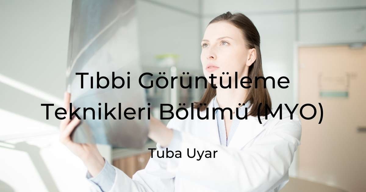 Beyaz laboratuvar önlüğü giymiş bir kadın kollarını iki yana açmış duruyor. Kendinden emin ve günün getirebileceği her şeye hazırlıklı görünüyor. Koyu renk gözleri gözlüklerinin altından bakıyor ve saçları düzgün bir topuz şeklinde geriye doğru toplanmış. Giysilerinin üzerine sıkıca iliklenmiş ve sol tarafında bir cebi olan beyaz bir laboratuvar önlüğü giyiyor. Cebin üzerinde küçük bir metal rozet ve boynunda da üzerinde adının yazılı olduğu bir kordon var. Elleri önünde kenetlenmiş ve kendisini bekleyen her türlü mücadeleye hazır bir şekilde dik bir duruşla duruyor. Yüz ifadesi konsantrasyon ve kararlılıktan oluşuyor. Dünyayı ele geçirmeye hazır.