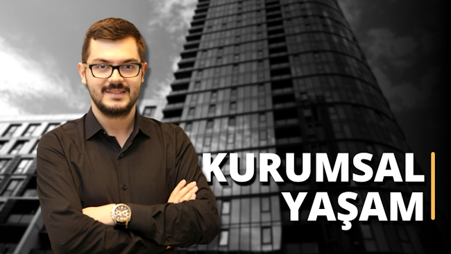 business development manager nedir Bu görsel, yüksek bir binanın önünde duran gözlüklü ve saatli bir adamın kurumsal sahnesini yakalıyor. Kurumsal dünyada iletişim ve yönetimin önemini yansıtıyor. Görseldeki adam muhtemelen iyi giyimli ve güne hazırlıklı bir profesyonel. Arkasındaki yüksek bina onun hırsını ve başarıya olan bağlılığını göstermektedir.