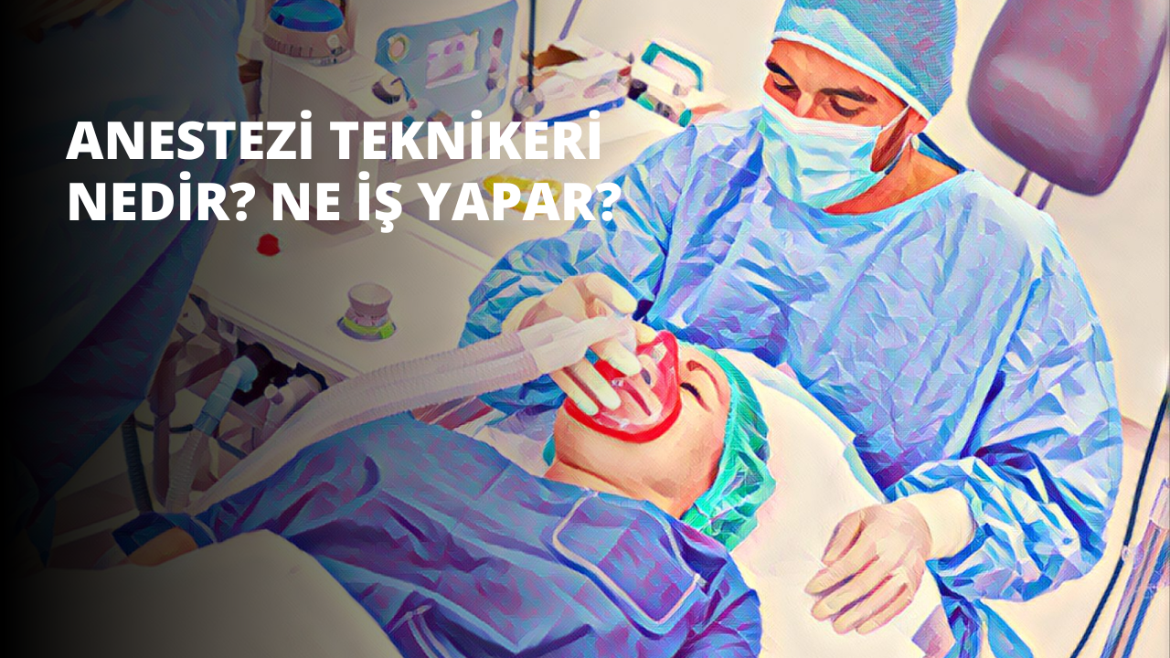 Hastane ortamında ameliyat önlüğü ve yüz maskesi takmış bir kişi görülüyor. Ağzında bir şırınga ile bir yatakta yatmaktadır. Görüntü hafif bulanık ve sol alt köşede bacağının yakın çekimi görülebiliyor. Sağ üst köşede, arkasına yakın çekim yapılmış bir sandalye görülüyor. Görüntünün ortasında hafifçe odak dışında kalan bir vazo da var. Kişi ağzı açık, rahatlamış bir halde görünüyor.