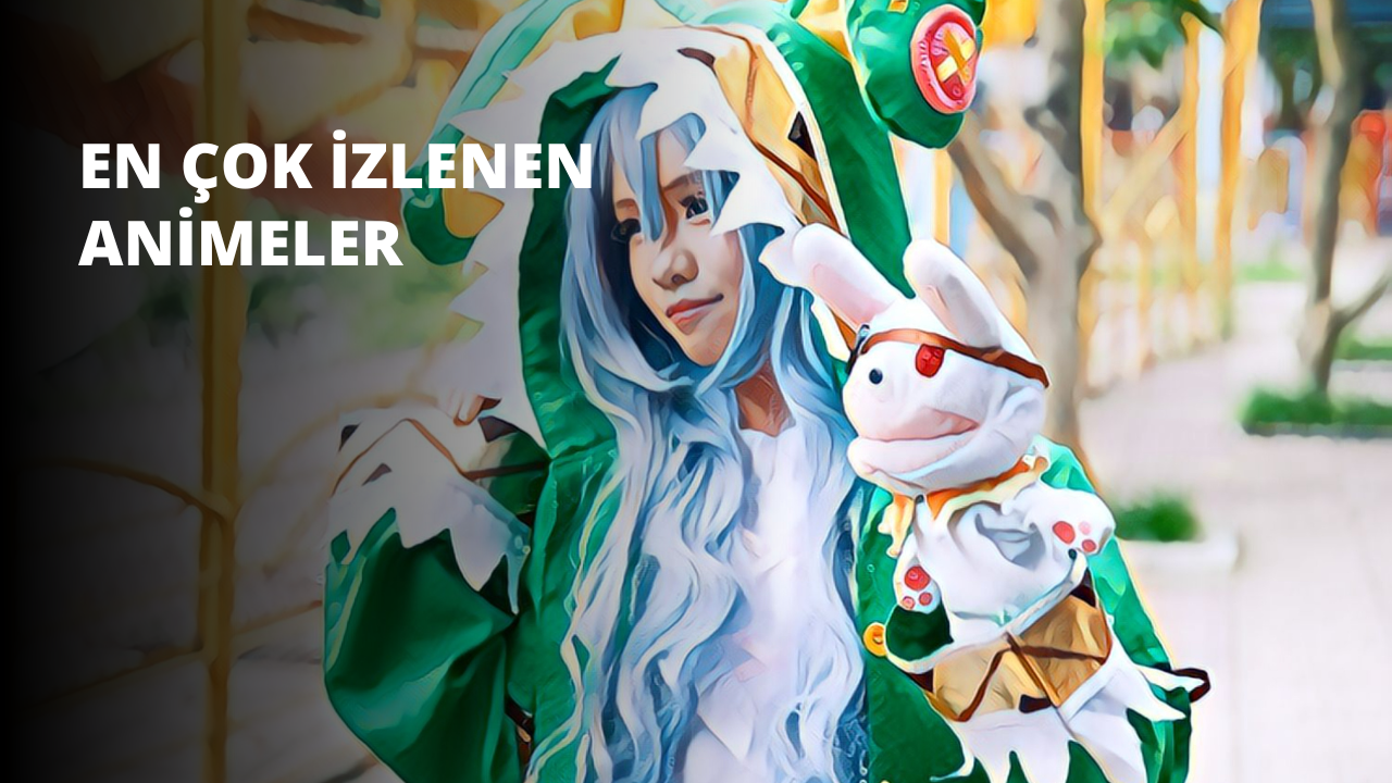 Yeşil ve beyaz bir giysi giyen bir kadın sandalyede oturuyor. Elleri kucağındadır ve kucağında pelüş bir hayvan tutmaktadır. Doldurulmuş hayvan beyazdır, siyah benekleri ve pembe bir burnu vardır. Kadının arkasındaki duvarda 'Hoş geldiniz' yazılı bir tabela var. Kadın memnun ve rahat görünüyor, çevresinin tadını çıkarıyor. Giysisinin kumaşı akıcı ve zariftir, ona muhteşem ve zarif bir görünüm verir. Odadaki ışık yumuşaktır, kadına ve giysisine huzurlu bir hava verir.