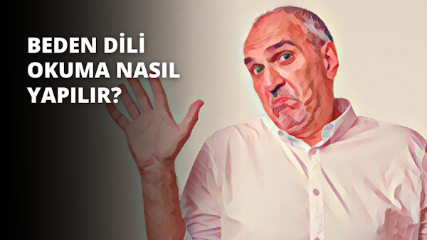 Bir adam kolunu uzatmış, elini havaya kaldırmış bir şekilde duruyor. Üzerinde beyaz bir gömlek vardır ve görüntünün odağı elidir. El detaylıdır, parmakların yakın plan görüntüsü ciltteki kırışıklıkları ve çizgileri göstermektedir. Gömlek de kumaşın ve dikişin yakın plan görüntüsüyle görülebiliyor. Arka plan odak dışıdır, bu da adamın eli ve gömleği üzerindeki vurguyu artırır. Renkler sessiz ve görüntüye sakin bir atmosfer veriyor. Resim genel olarak huzur ve güç hissi uyandırıyor.
