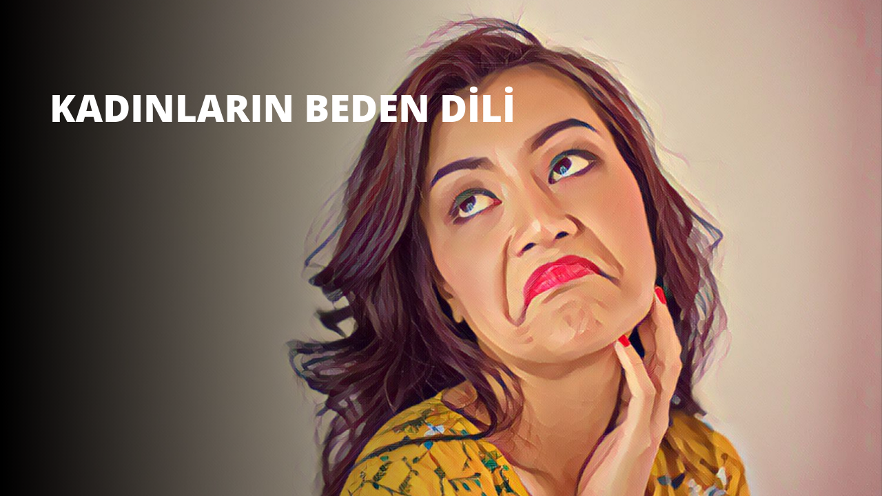 Açık tenli bir kadın beyaz bir arka planın önünde duruyor. Uzun, koyu renk saçları var ve siyah bir bluz giyiyor. Yüz ifadesi dalgın ve düşünceli olan kadının sol eli çenesinin üzerinde duruyor. Gözleri hafifçe kapalı ve düşüncelerini düşünürken dudakları hafifçe büzülmüş. Yirmili yaşlarının sonunda ya da otuzlu yaşlarının başında görünüyor. Duruşu rahat ve vücudu hafifçe yana dönük. Yüzündeki ve vücudundaki ışık sıcak ve yumuşak, yüz hatlarını aydınlatıyor ve huzurlu bir atmosfer yaratıyor.