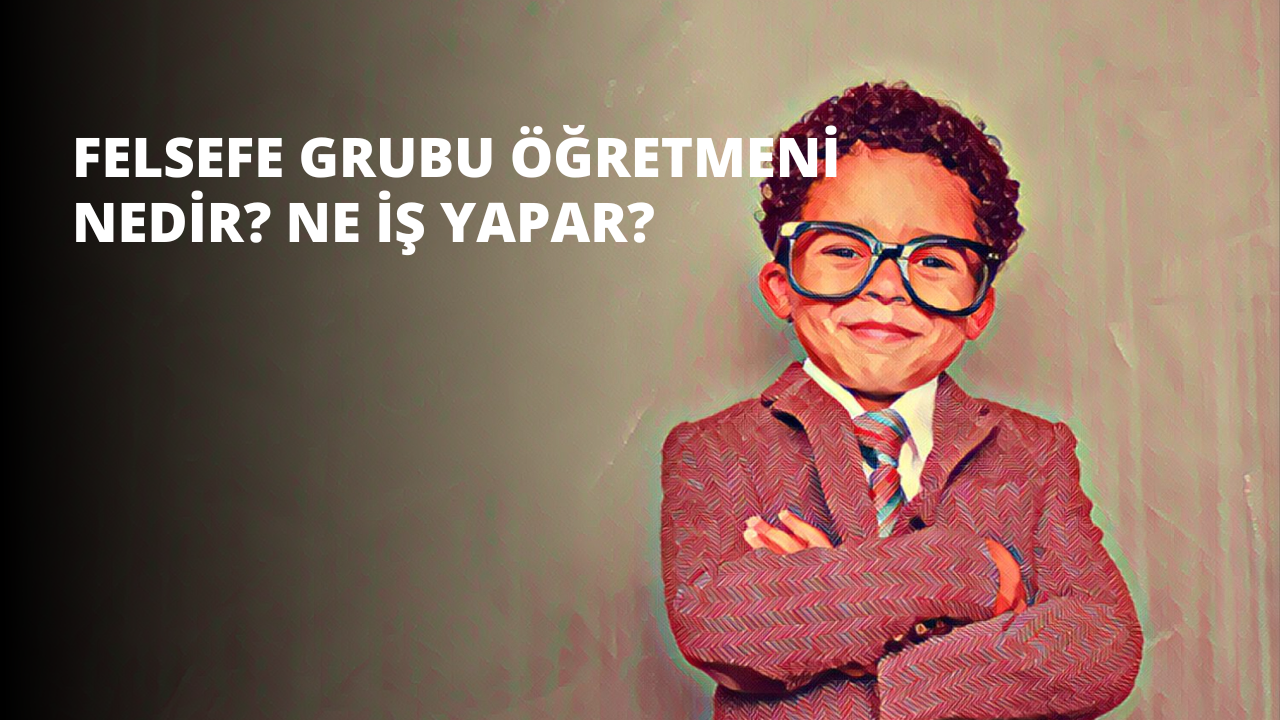 Koyu renkli bir takım elbise ve gözlük takmış genç bir çocuk dik bir duruş sergiliyor. Saçları bakımlı ve geriye doğru taranmış, taktığı gözlükler dikdörtgen şeklinde. Yüzünde ciddi bir ifadeyle dosdoğru karşıya bakıyor. Arka plan bulanık ve odak dışı, ama üzerinde bir tabela olan bir duvar gibi görünüyor. İşaret okunaklı değil ama birkaç kelimeyi seçmek mümkün. Çocuğun kıyafeti bir kravatla tamamlanmış, ancak kravat bulanık ve sadece küçük bir kısmı görülebiliyor.