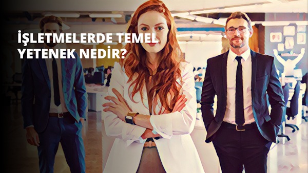 Kollarını kavuşturmuş bir kadın, kendisi gibi ayakta duran takım elbiseli bir adamın önünde durmaktadır. Kadın uzun kollu bir gömlek, mavi kot pantolon ve beyaz spor ayakkabı giymektedir. Kollarını göğsünün önünde kavuşturmuş, başı hafifçe sağa eğik ve yüz ifadesi sert. Takım elbiseli adamın üzerinde açık gri bir takım elbise, siyah bir kemer ve siyah ayakkabılar var. Elleri cebinde ayakta durmakta ve sola doğru bakmaktadır. Her iki figür de sağında büyük bir pencere ve solunda bir kapı bulunan beyaz bir duvarın önünde durmaktadır. Odadaki ışık yumuşaktır ve onlara sıcak ve davetkâr bir atmosfer verir.