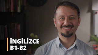Bu resimde mutlu bir şekilde gülümseyen bir adam görülüyor. Kendinden emin ve gururlu görünüyor, sanki bu İngilizce kursuna katılmaktan gurur duyuyor gibi. Kıyafeti iyi giyimli olduğunu ve kursu ciddiye aldığını gösteriyor. Yeni bir dil öğrenmenin zorluğuna hazır gibi görünüyor ve gülümsemesi başlamak için heyecanlı olduğunu gösteriyor. Ağzının, gözlerinin ve boynunun yakın çekimleri kendinden emin ve güvende hissettiğini gösteriyor. Bu görüntü, İngilizce kursu alan herkes için ilham verici olabilecek bir başarı ve kazanım duygusu aktarıyor.