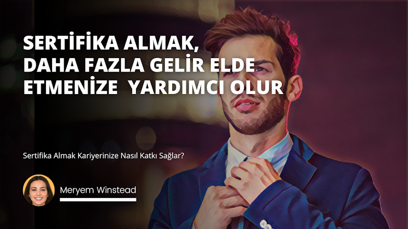 Resmi, lacivert takım elbiseli bir adam çerçevenin ortasında durmaktadır. Ellerini göğsünde birleştirmiş, doğrudan kameraya bakıyor. İfadesi ciddi ve hafif bir kararlılık belirtisi taşıyor. Koyu kahverengi saçları hafifçe dağılmış ve yüzündeki ışık parlak. Görüntünün odağı yüzü ve elleridir, arka plan bulanıktır. Boynu görünüyor, teni hafifçe bronzlaşmış. Kendinden emin ve güçlü görünüyor. Kıyafeti resmi ama rahat ve beden dili güçlü. Görüntünün genel tonu bir güç ve kontrol tonu.