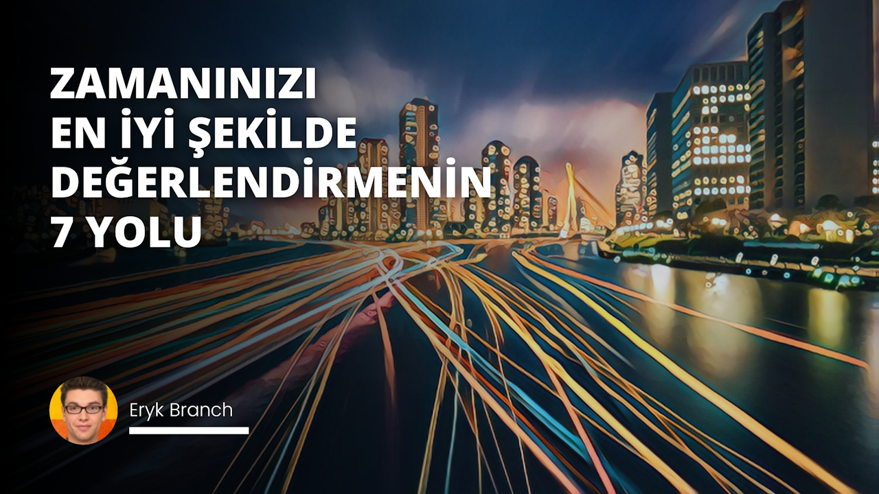 Görüntü, geceleyin binaların üzerinde parıldayan ışıklarla bir şehir silüetini gösteriyor. Ön planda gözlüklü bir adam, yakın planda ise bir yol ve bir tabela görülüyor. Tabelada siyah zemin üzerinde beyaz bir z harfi, beyaz bir o harfi ve siyah zemin üzerinde beyaz bir y harfi var. Ayrıca siyah zemin üzerinde beyaz bir harf de var. Arka plan bulanık, muhtemelen bir yol veya otoyol. Bu görüntü gece vakti bir şehrin güzelliğini yakalıyor.